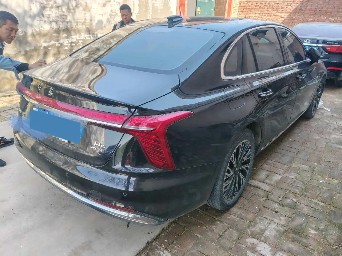2024 HongQi H5 2.0T 224HP L4 8AT,autocango,china used car exporter,china ev exporter,chinese used car exporter,chinese used ev exporter
