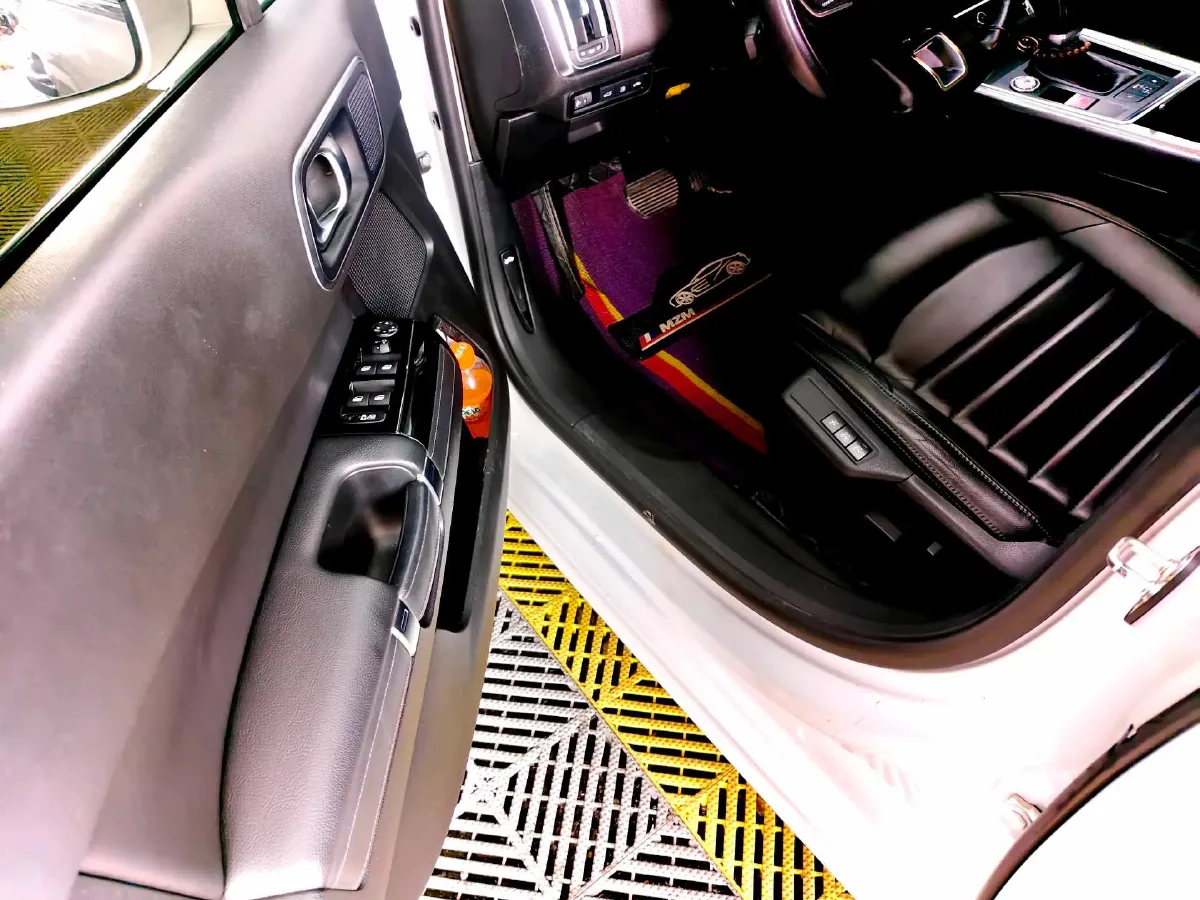 2017 Citroen C6 1.8T 204HP L4 6AT,autocango,china used car exporter,china ev exporter,chinese used car exporter,chinese used ev exporter