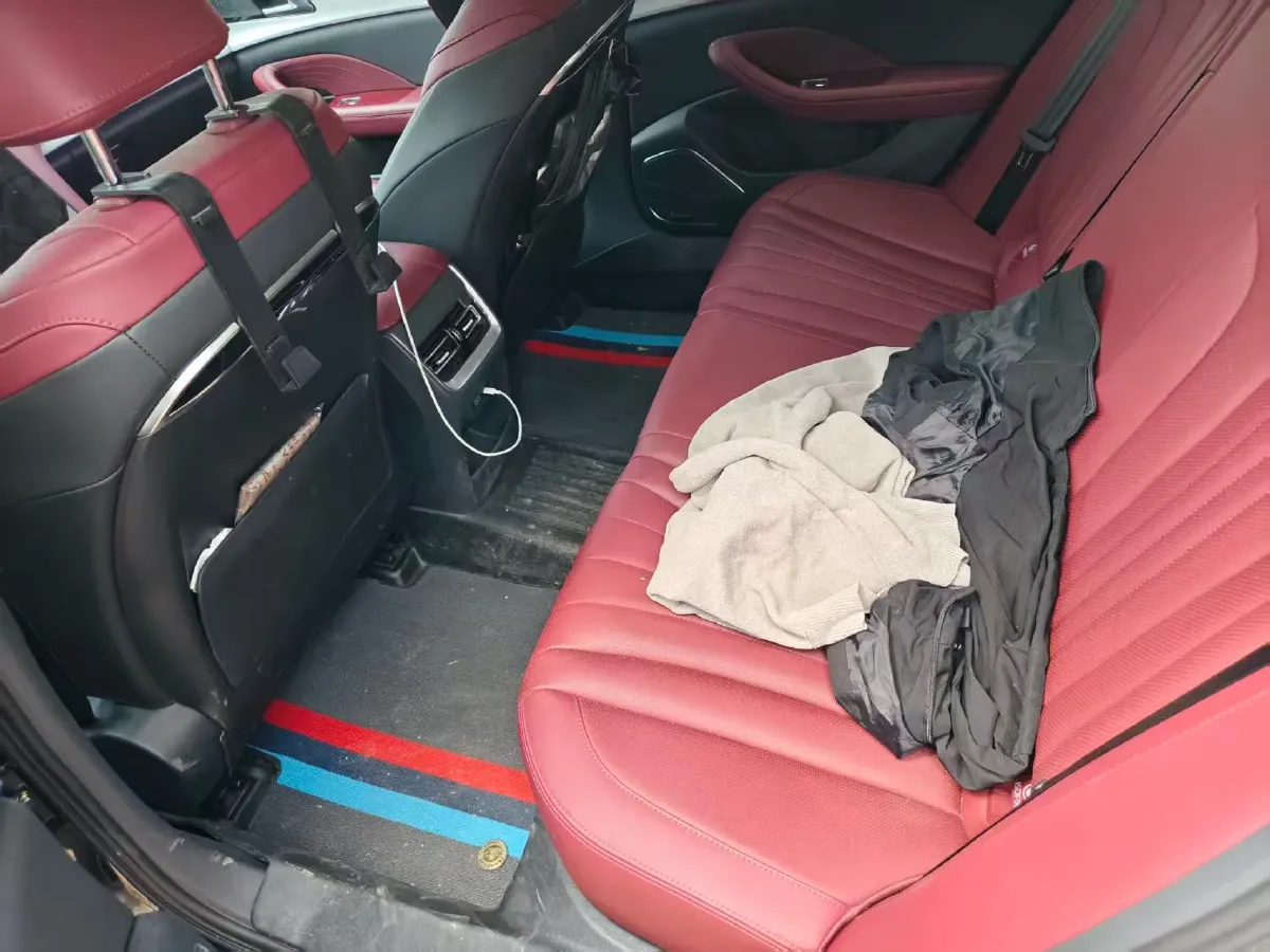 2025 HongQi H5 1.5T 169HP L4 1DHT Hybrid,autocango,china used car exporter,china ev exporter,chinese used car exporter,chinese used ev exporter