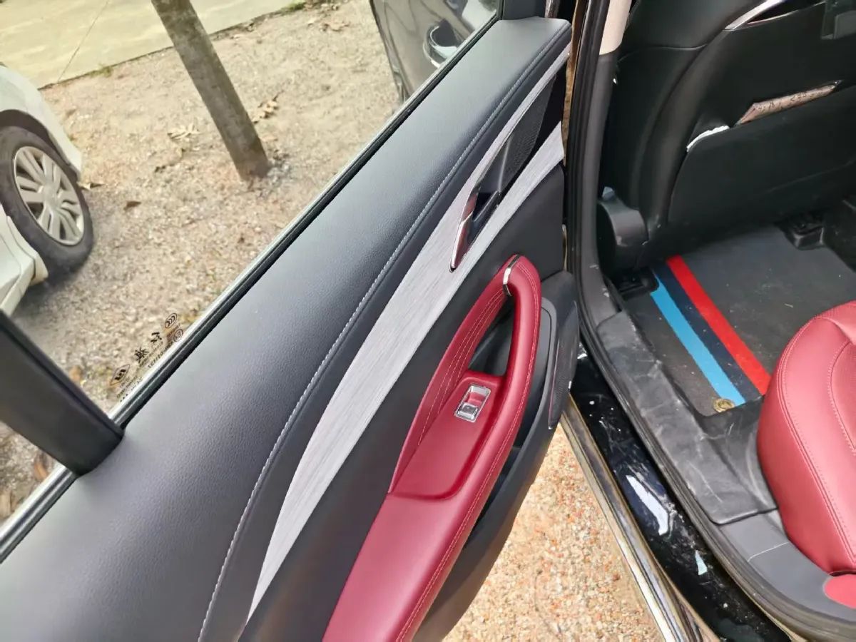 2025 HongQi H5 1.5T 169HP L4 1DHT Hybrid,autocango,china used car exporter,china ev exporter,chinese used car exporter,chinese used ev exporter