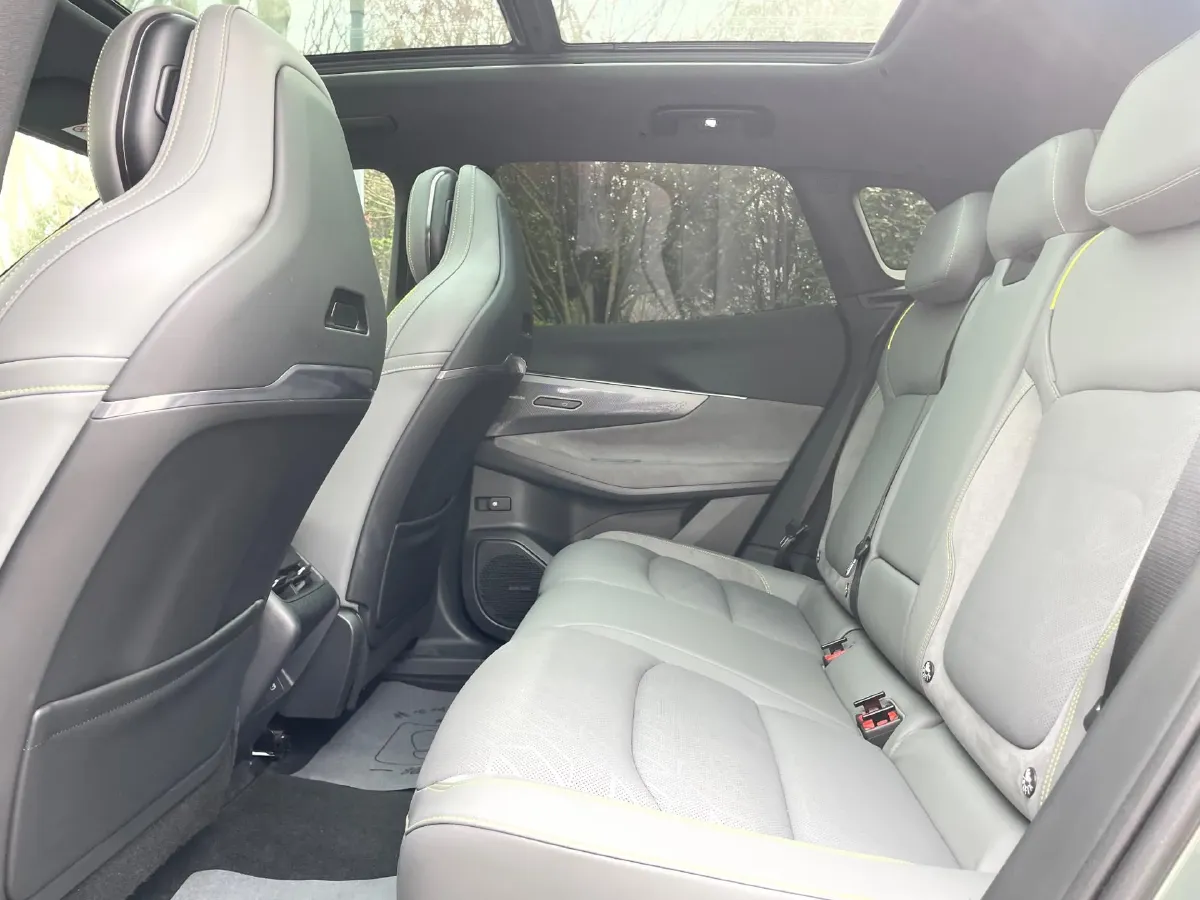 2023 LYNK&CO 08 EM-P 1.5T 163HP L4 3DHT PHEV 39.6KWH,autocango,china used car exporter,china ev exporter,chinese used car exporter,chinese used ev exporter