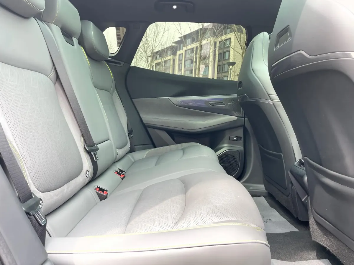 2023 LYNK&CO 08 EM-P 1.5T 163HP L4 3DHT PHEV 39.6KWH,autocango,china used car exporter,china ev exporter,chinese used car exporter,chinese used ev exporter