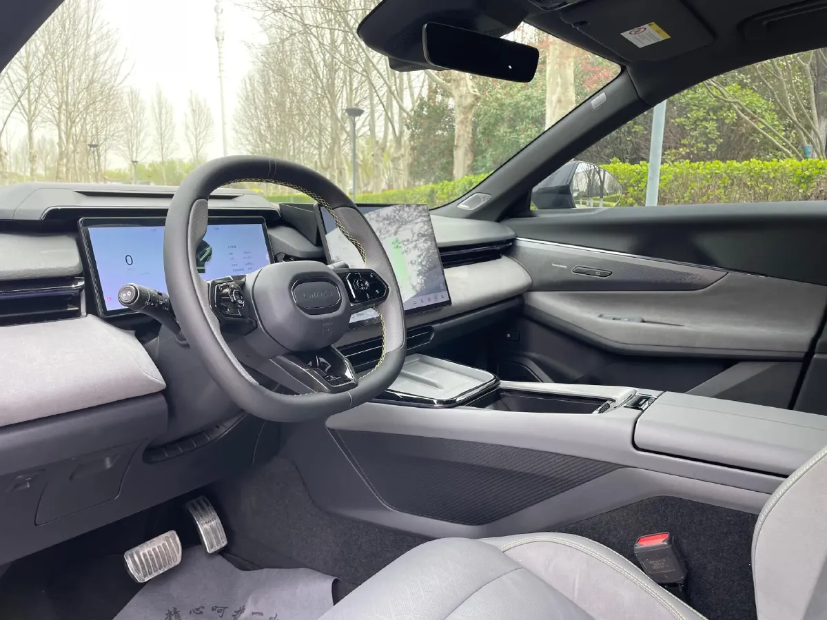 2023 LYNK&CO 08 EM-P 1.5T 163HP L4 3DHT PHEV 39.6KWH,autocango,china used car exporter,china ev exporter,chinese used car exporter,chinese used ev exporter