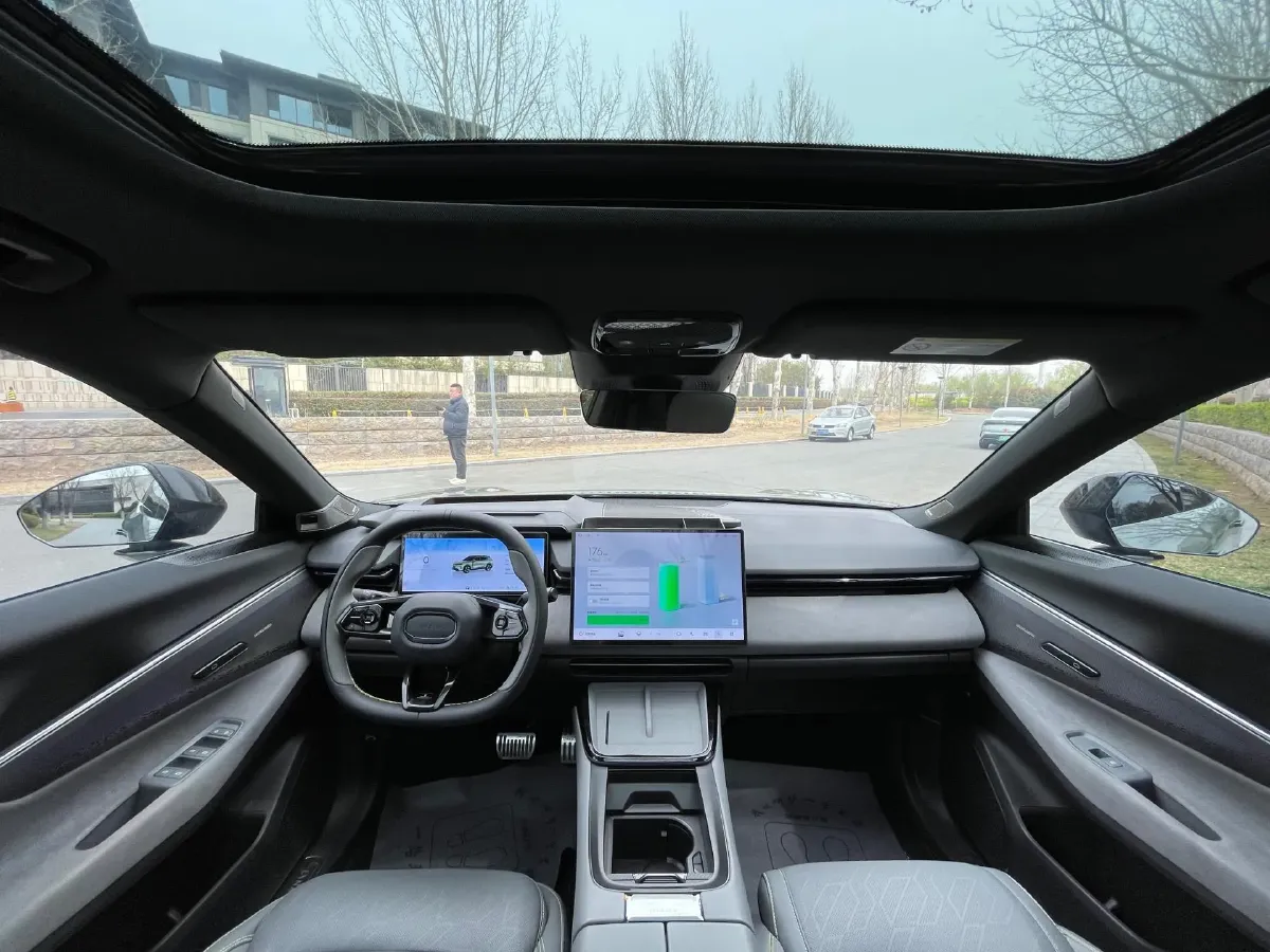 2023 LYNK&CO 08 EM-P 1.5T 163HP L4 3DHT PHEV 39.6KWH,autocango,china used car exporter,china ev exporter,chinese used car exporter,chinese used ev exporter