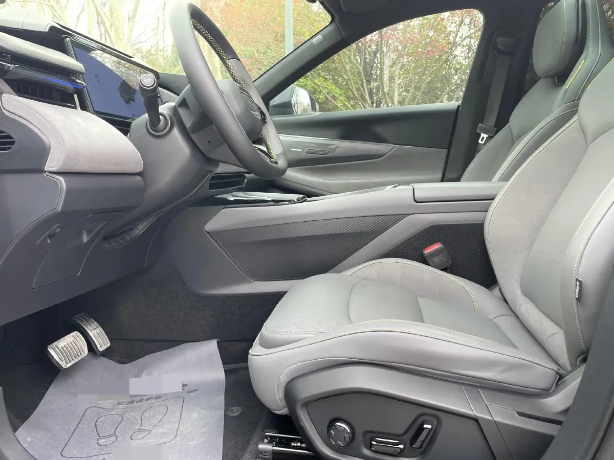 2023 LYNK&CO 08 EM-P 1.5T 163HP L4 3DHT PHEV 39.6KWH,autocango,china used car exporter,china ev exporter,chinese used car exporter,chinese used ev exporter