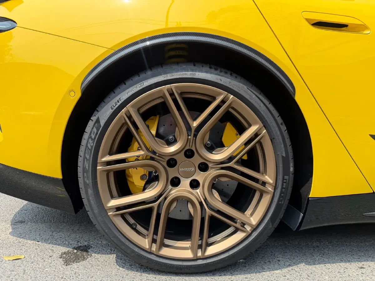 2025 MI SU7 Ultra BEV 93.7KWH,autocango,china used car exporter,china ev exporter,chinese used car exporter,chinese used ev exporter