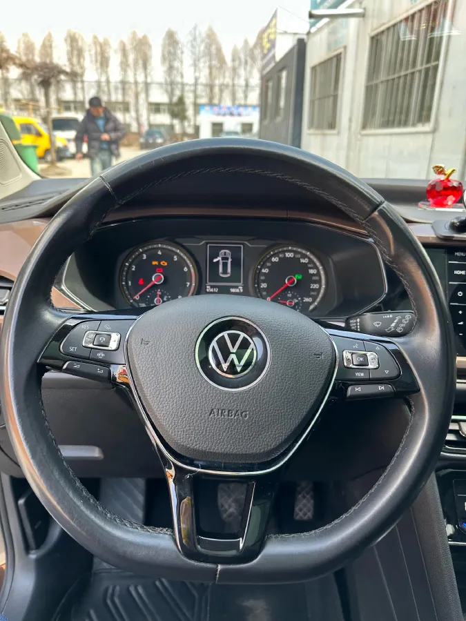 2020 Volkswagen Tharu 2.0T 186HP L4 7DCT,autocango,china used car exporter,china ev exporter,chinese used car exporter,chinese used ev exporter