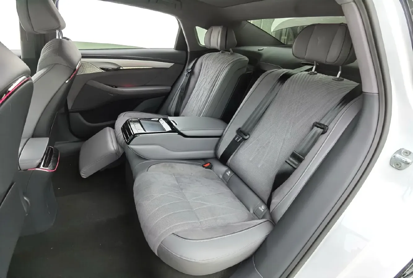 2023 Voyah ZhuiGuang BEV 82.11KWH,autocango,china used car exporter,china ev exporter,chinese used car exporter,chinese used ev exporter