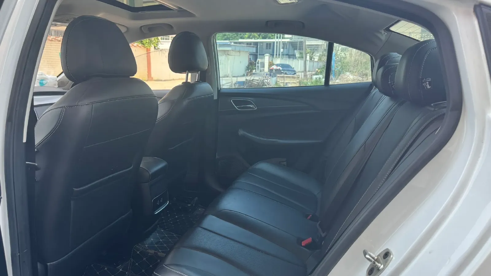 2020 Roewe i5 1.5L 120HP L4 CVT,autocango,china used car exporter,china ev exporter,chinese used car exporter,chinese used ev exporter