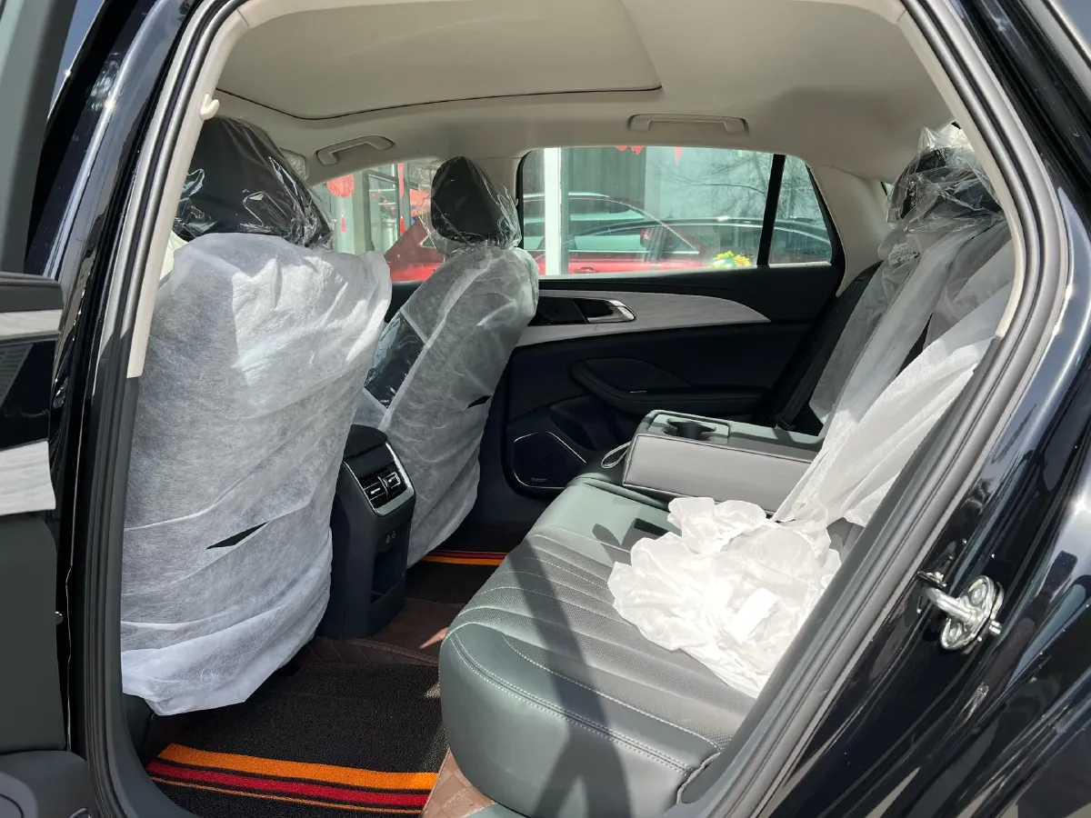 2025 HongQi H5 1.5T 150HP L4 1DHT PHEV,autocango,china used car exporter,china ev exporter,chinese used car exporter,chinese used ev exporter