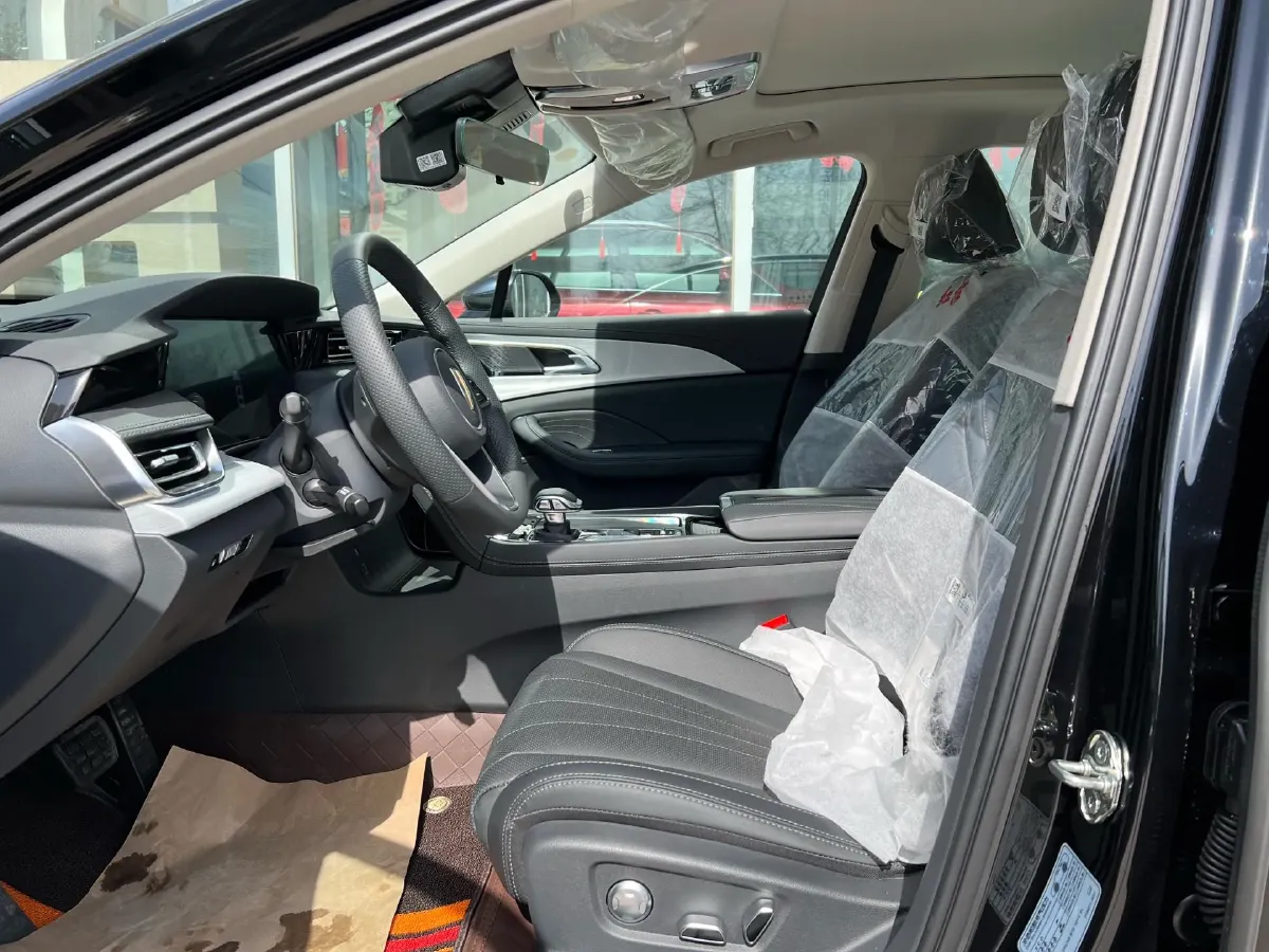 2025 HongQi H5 1.5T 150HP L4 1DHT PHEV,autocango,china used car exporter,china ev exporter,chinese used car exporter,chinese used ev exporter