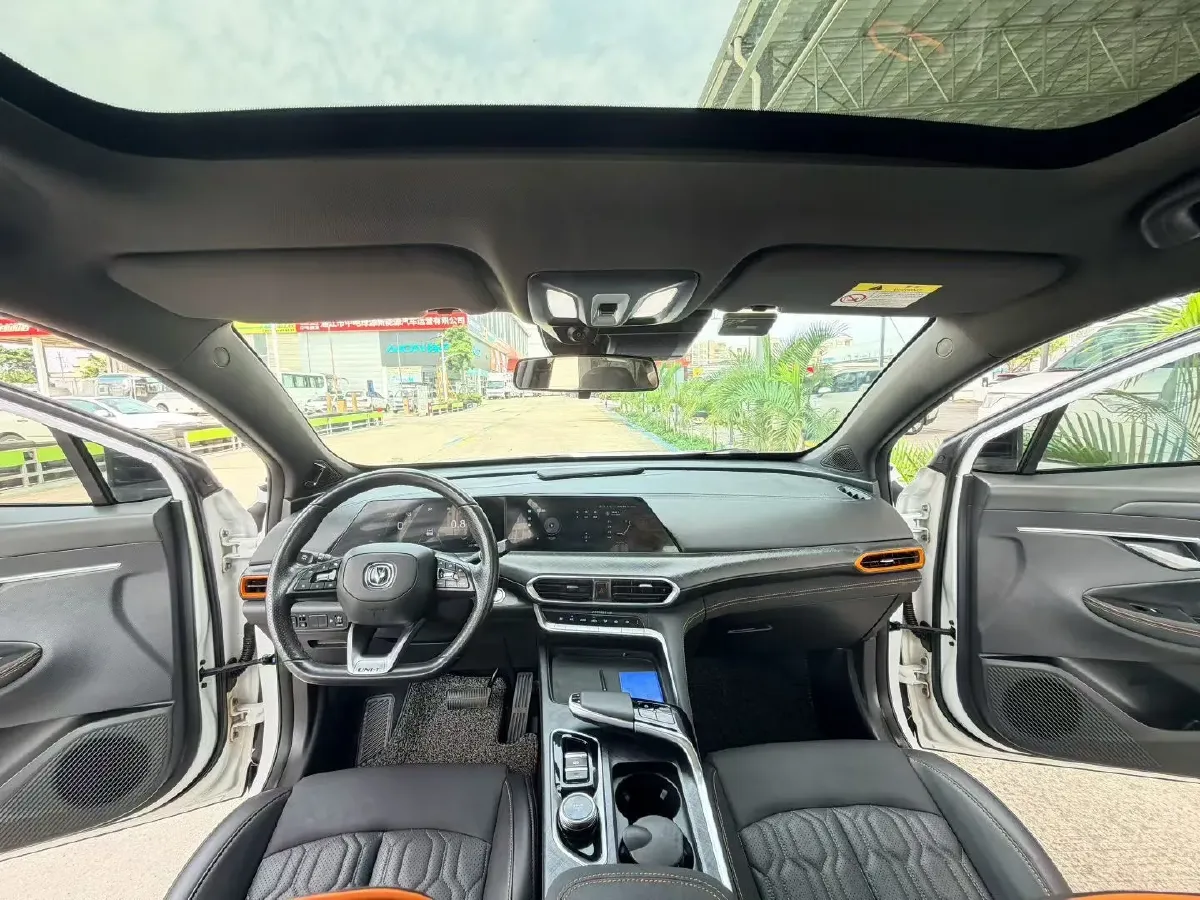 2022 ChangAn UNI-T 1.5T 188HP L4 7DCT,autocango,china used car exporter,china ev exporter,chinese used car exporter,chinese used ev exporter