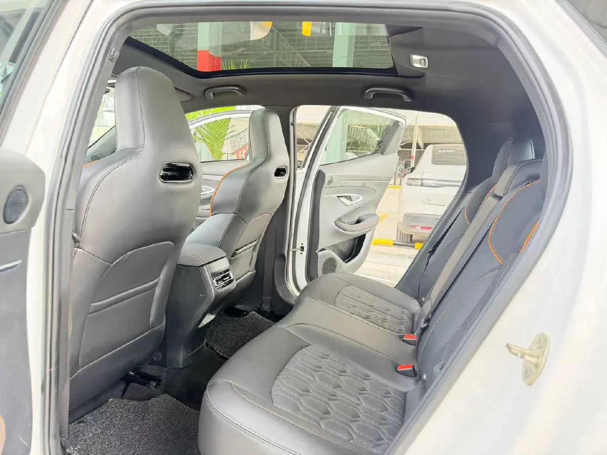 2022 ChangAn UNI-T 1.5T 188HP L4 7DCT,autocango,china used car exporter,china ev exporter,chinese used car exporter,chinese used ev exporter