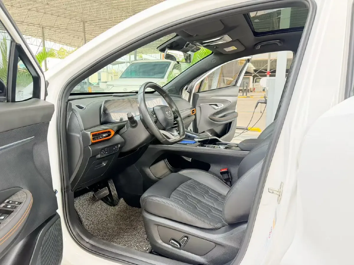 2022 ChangAn UNI-T 1.5T 188HP L4 7DCT,autocango,china used car exporter,china ev exporter,chinese used car exporter,chinese used ev exporter