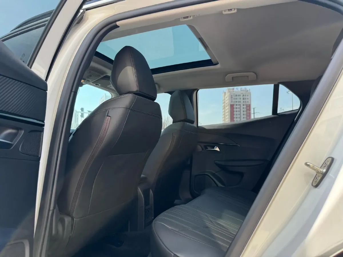 2022 Peugeot 2008 1.2T 136HP L3 6DCT,autocango,china used car exporter,china ev exporter,chinese used car exporter,chinese used ev exporter