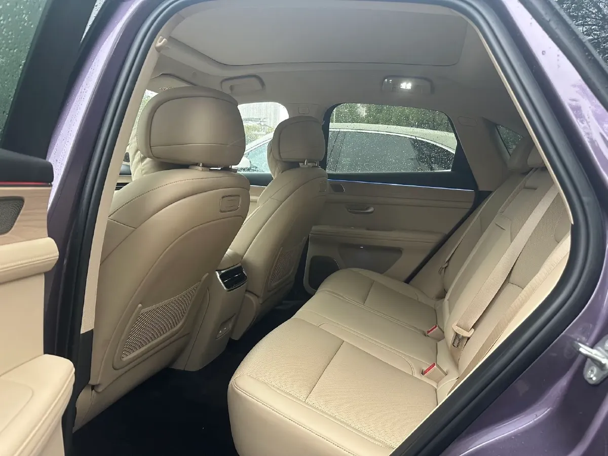 2025 AITO AITO M5 1.5T 152HP L4 REEV 42KWH,autocango,china used car exporter,china ev exporter,chinese used car exporter,chinese used ev exporter