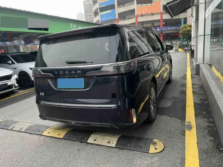 2022 Voyah Dream BEV 108.7KWH,autocango,china used car exporter,china ev exporter,chinese used car exporter,chinese used ev exporter