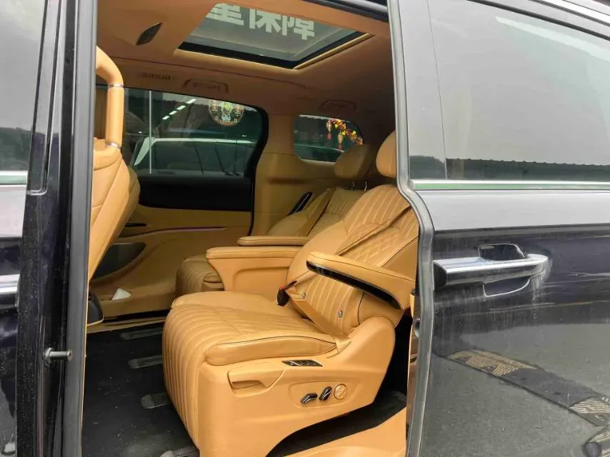 2022 Voyah Dream BEV 108.7KWH,autocango,china used car exporter,china ev exporter,chinese used car exporter,chinese used ev exporter