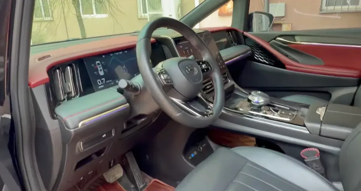 2023 GAC Trumpchi M8 2.0T 252HP L4 8AT,autocango,china used car exporter,china ev exporter,chinese used car exporter,chinese used ev exporter