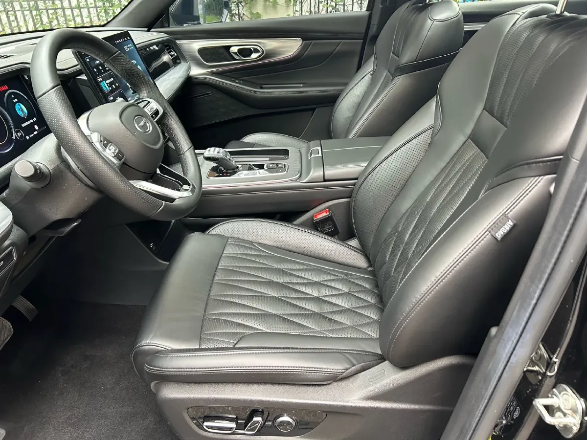 2022 GAC Trumpchi GS8 2.0T 252HP L4 8AT,autocango,china used car exporter,china ev exporter,chinese used car exporter,chinese used ev exporter