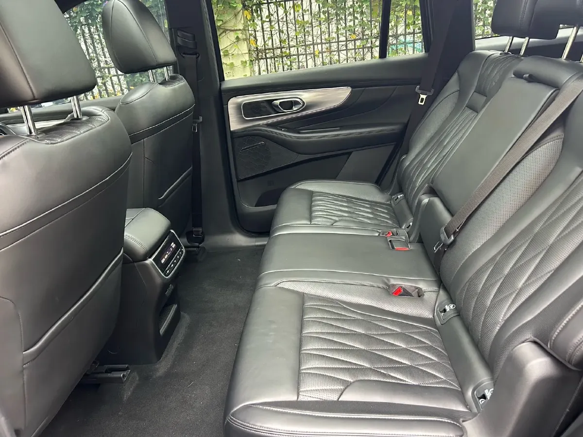 2022 GAC Trumpchi GS8 2.0T 252HP L4 8AT,autocango,china used car exporter,china ev exporter,chinese used car exporter,chinese used ev exporter