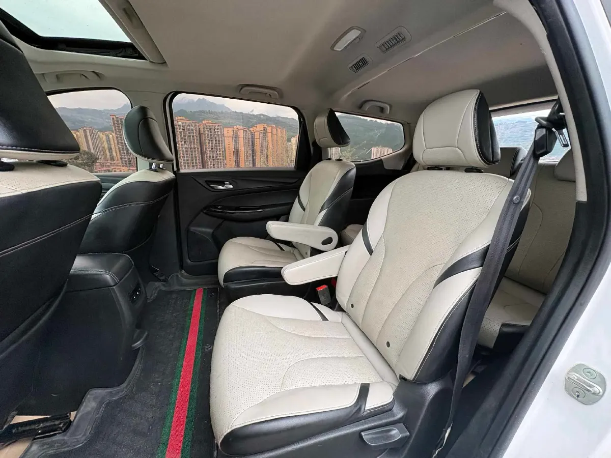 2019 BaoJun 730 1.5T 150HP L4 6MT,autocango,china used car exporter,china ev exporter,chinese used car exporter,chinese used ev exporter