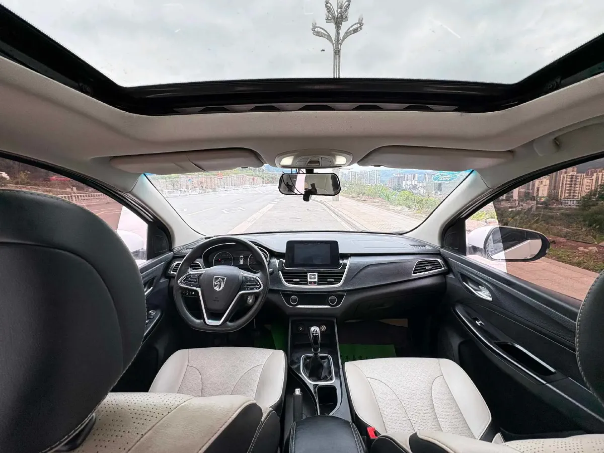 2019 BaoJun 730 1.5T 150HP L4 6MT,autocango,china used car exporter,china ev exporter,chinese used car exporter,chinese used ev exporter