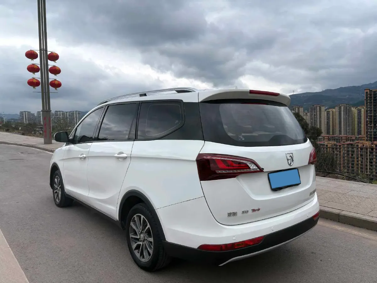 2019 BaoJun 730 1.5T 150HP L4 6MT,autocango,china used car exporter,china ev exporter,chinese used car exporter,chinese used ev exporter
