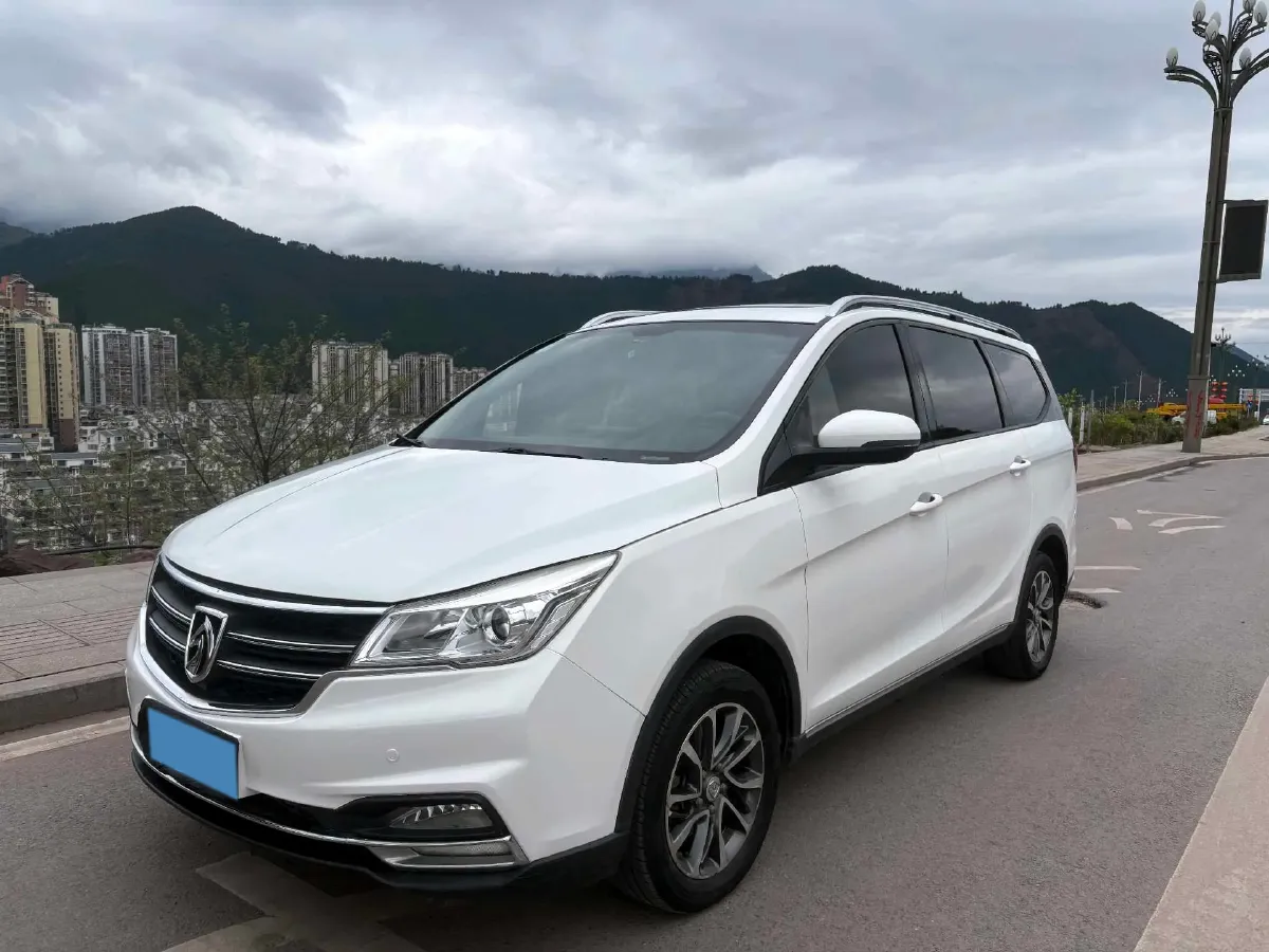 2019 BaoJun 730 1.5T 150HP L4 6MT,autocango,china used car exporter,china ev exporter,chinese used car exporter,chinese used ev exporter
