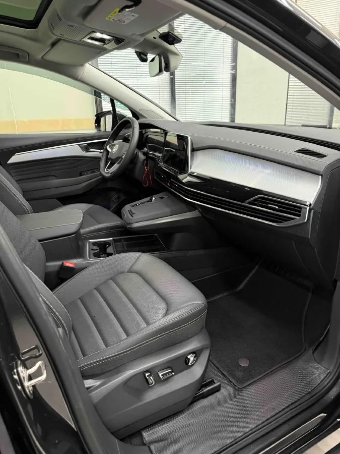 2024 Volkswagen Talagon 2.0T 220HP L4 7DCT,autocango,china used car exporter,china ev exporter,chinese used car exporter,chinese used ev exporter