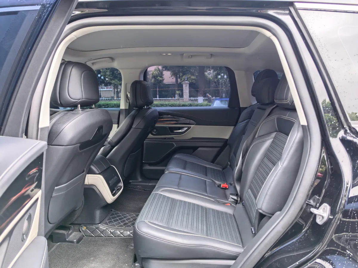 2023 Lincoln Nautilus 2.0T 261HP L4 8AT,autocango,china used car exporter,china ev exporter,chinese used car exporter,chinese used ev exporter