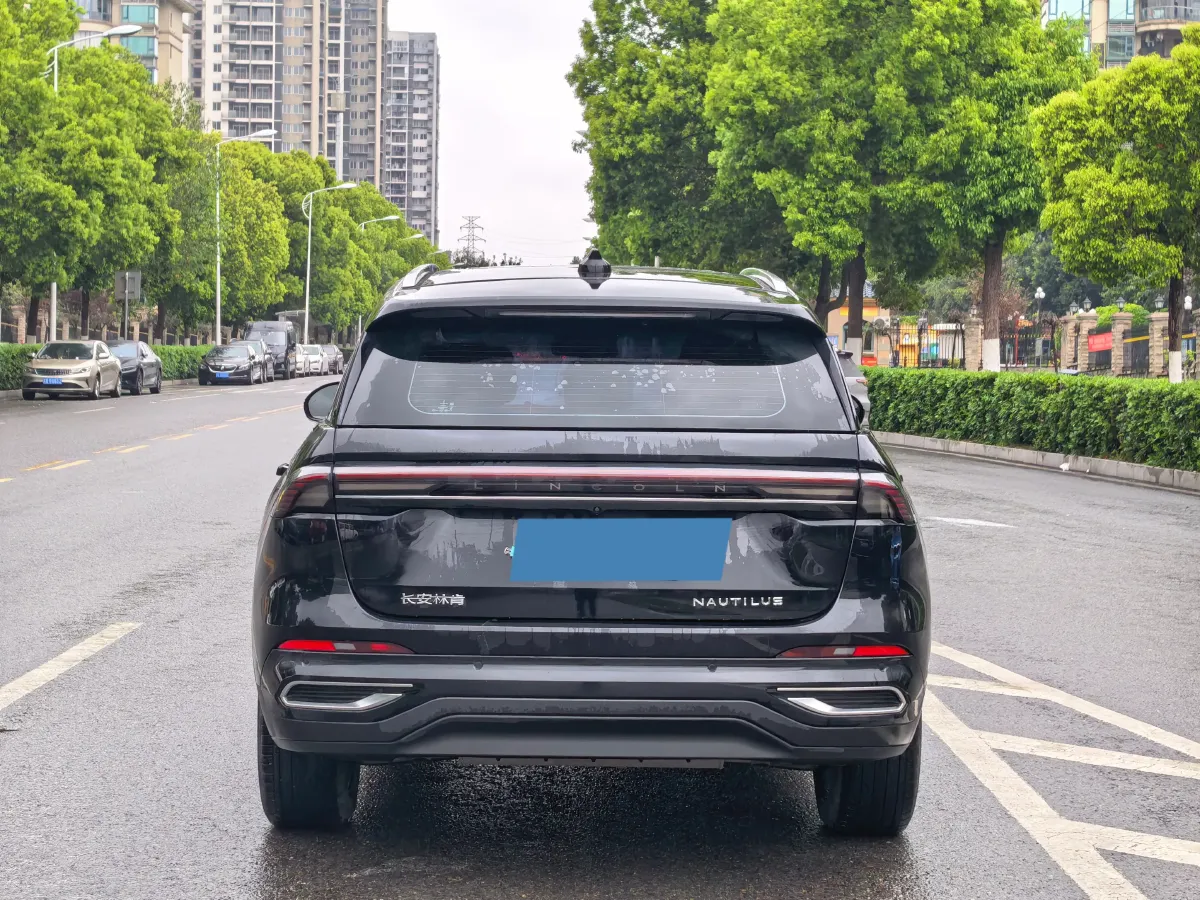 2023 Lincoln Nautilus 2.0T 261HP L4 8AT,autocango,china used car exporter,china ev exporter,chinese used car exporter,chinese used ev exporter