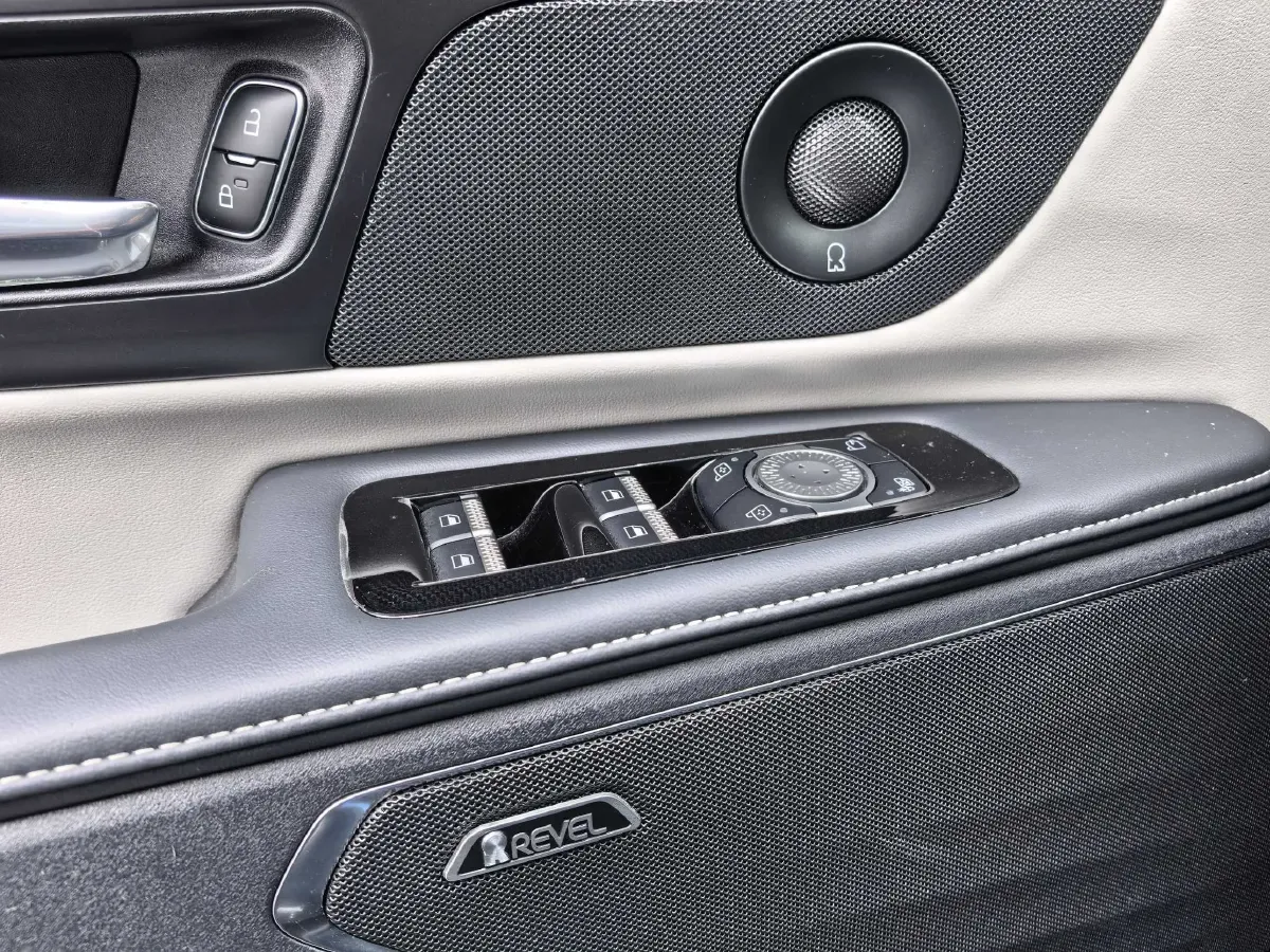 2023 Lincoln Nautilus 2.0T 261HP L4 8AT,autocango,china used car exporter,china ev exporter,chinese used car exporter,chinese used ev exporter