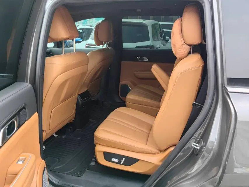 2020 Li ONE Range Extended 131HP REEV 40.5KWH,autocango,china used car exporter,china ev exporter,chinese used car exporter,chinese used ev exporter