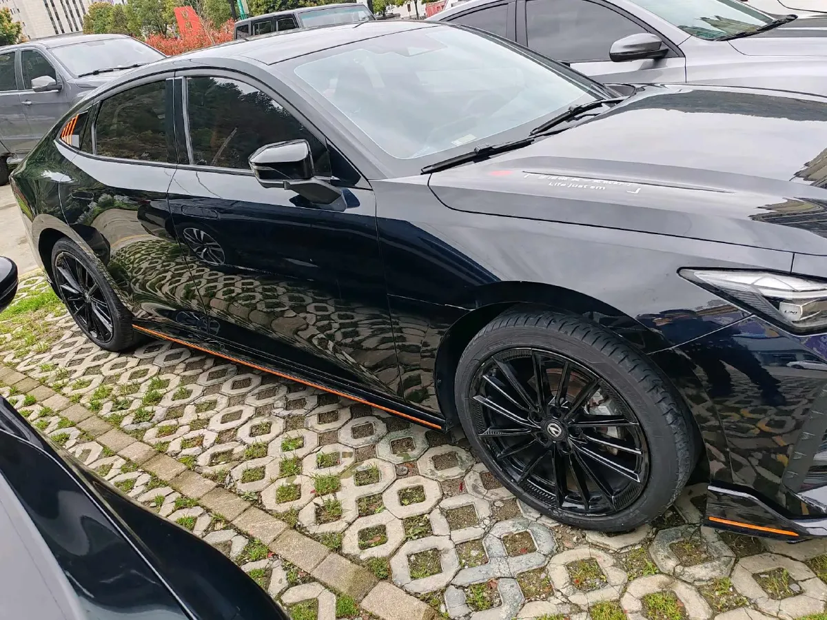 2023 ChangAn UNI-V 1.5T 188HP L4 7DCT,autocango,china used car exporter,china ev exporter,chinese used car exporter,chinese used ev exporter