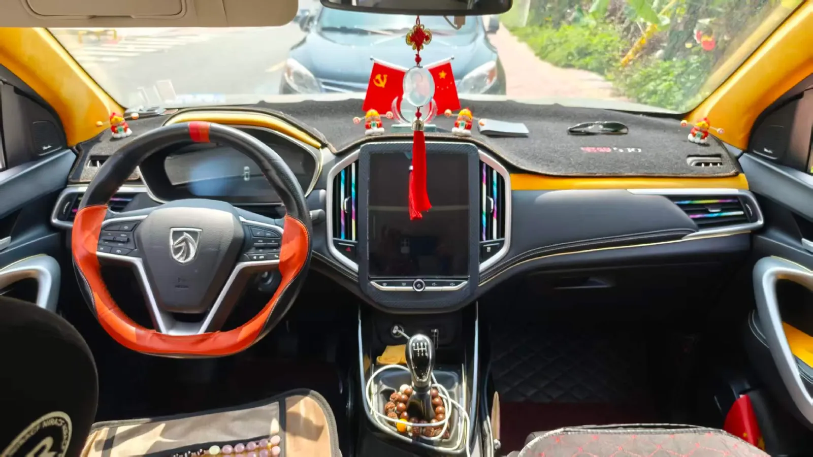 2021 BaoJun 530 1.5T 147HP L4 6MT,autocango,china used car exporter,china ev exporter,chinese used car exporter,chinese used ev exporter