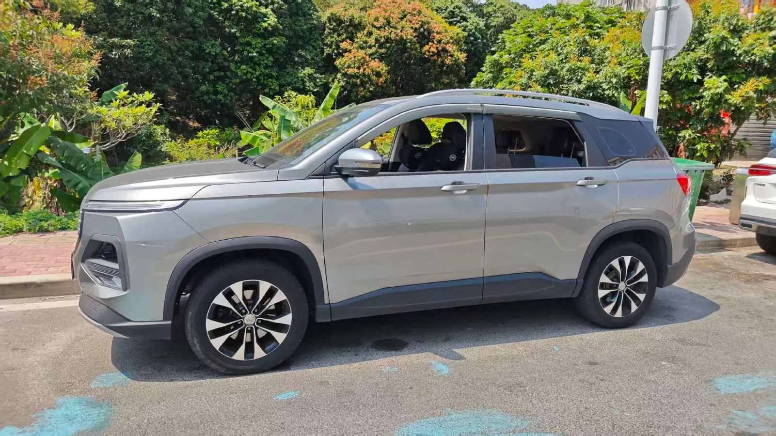 2021 BaoJun 530 1.5T 147HP L4 6MT,autocango,china used car exporter,china ev exporter,chinese used car exporter,chinese used ev exporter