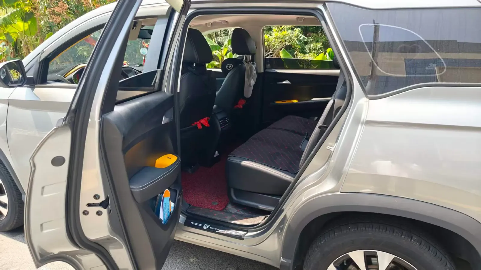 2021 BaoJun 530 1.5T 147HP L4 6MT,autocango,china used car exporter,china ev exporter,chinese used car exporter,chinese used ev exporter