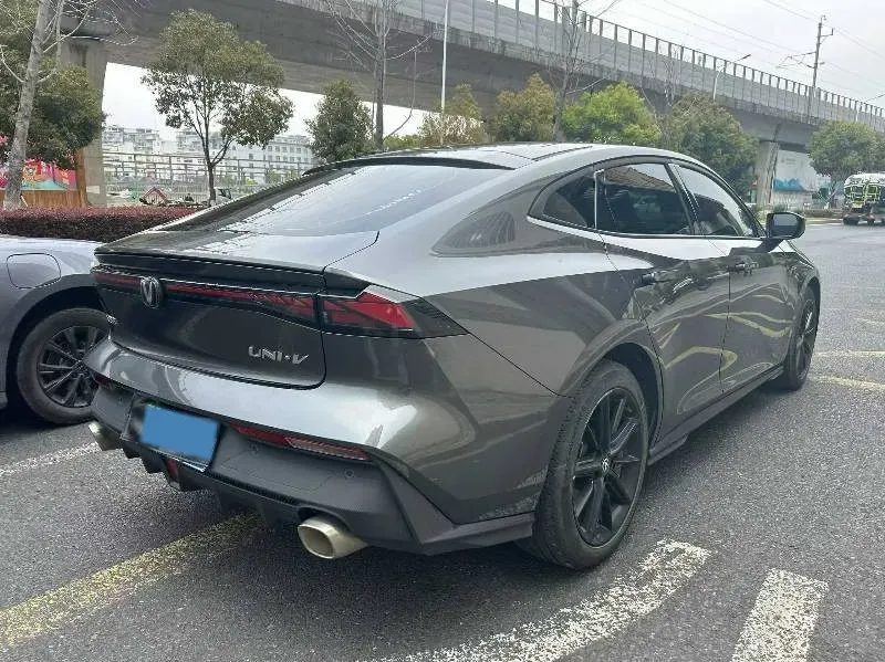 2022 ChangAn UNI-V 1.5T 188HP L4 7DCT,autocango,china used car exporter,china ev exporter,chinese used car exporter,chinese used ev exporter