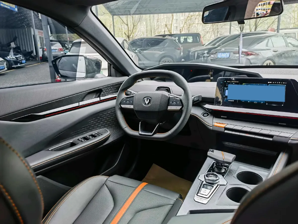 2024 ChangAn UNI-V 1.5T 188HP L4 7DCT,autocango,china used car exporter,china ev exporter,chinese used car exporter,chinese used ev exporter