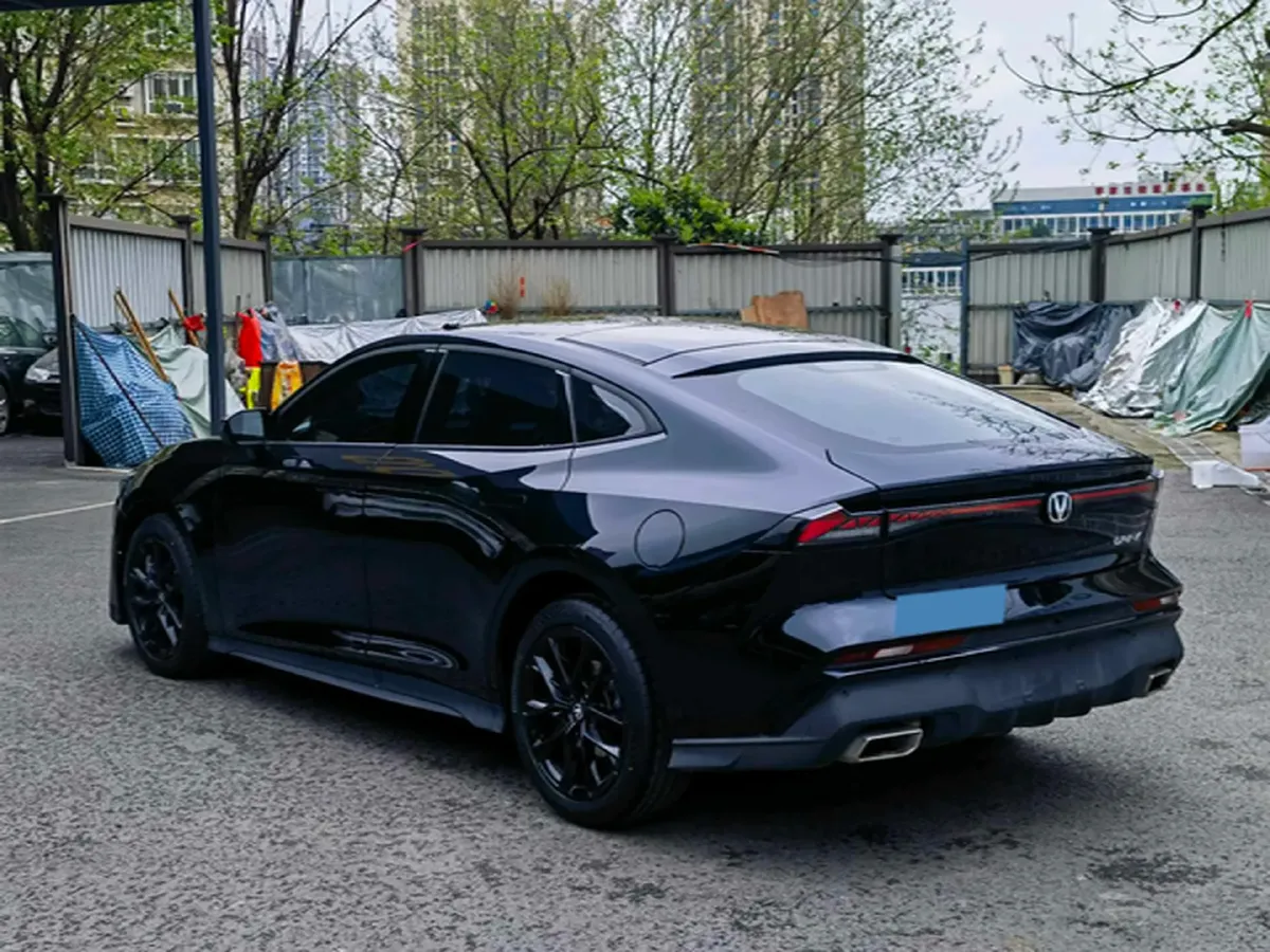 2024 ChangAn UNI-V 1.5T 188HP L4 7DCT,autocango,china used car exporter,china ev exporter,chinese used car exporter,chinese used ev exporter