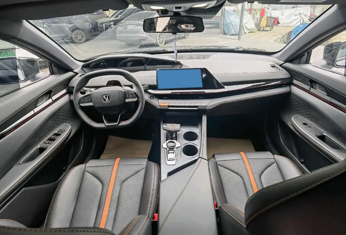 2024 ChangAn UNI-V 1.5T 188HP L4 7DCT,autocango,china used car exporter,china ev exporter,chinese used car exporter,chinese used ev exporter