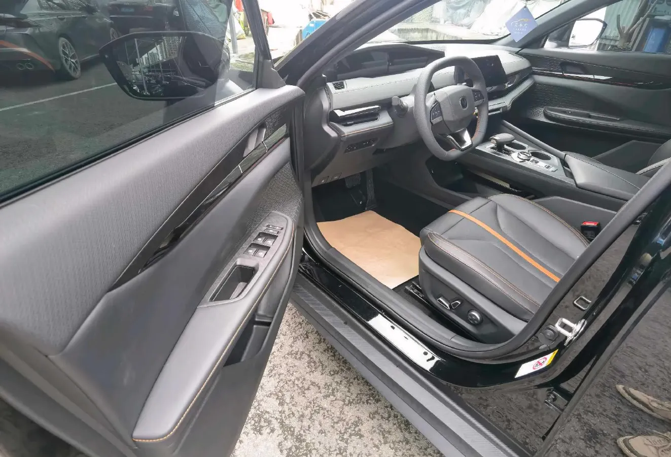 2024 ChangAn UNI-V 1.5T 188HP L4 7DCT,autocango,china used car exporter,china ev exporter,chinese used car exporter,chinese used ev exporter