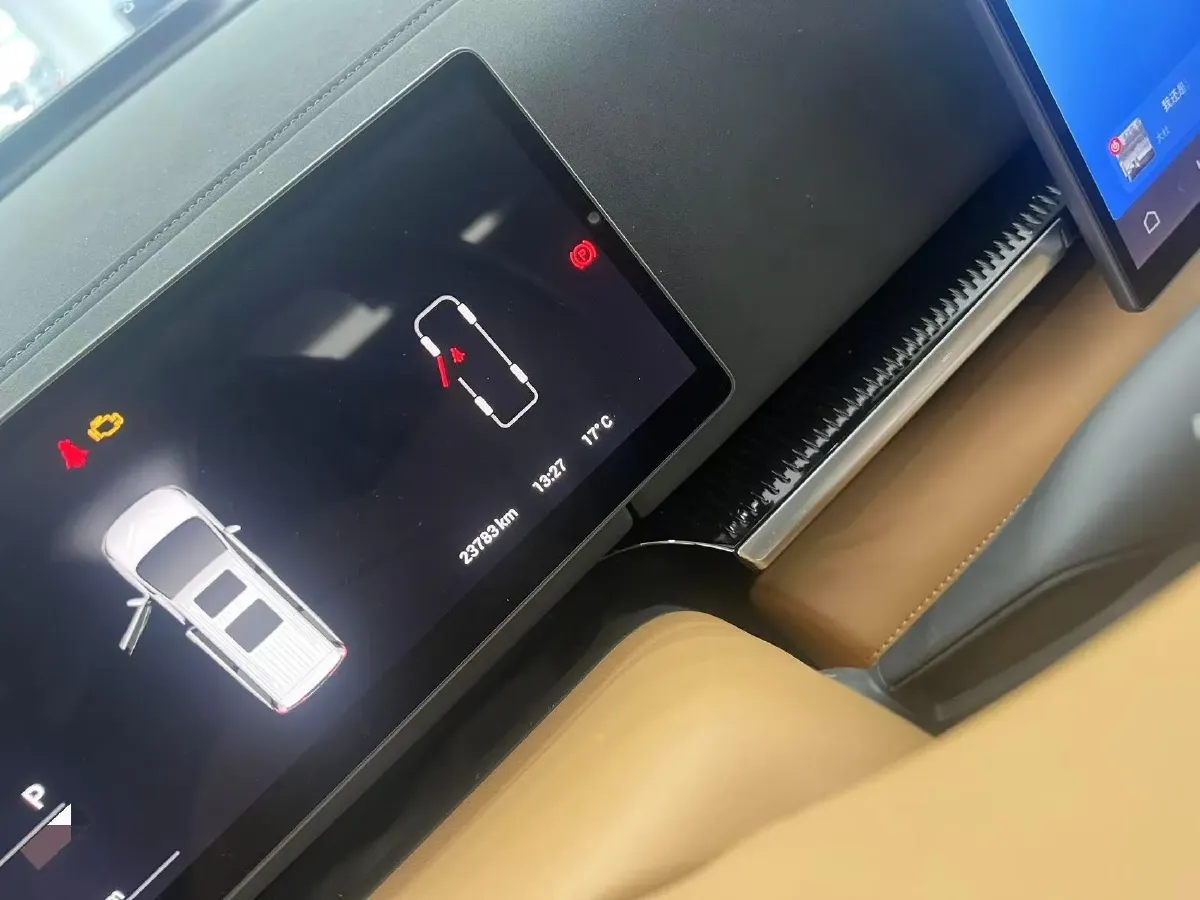 2025 Voyah Dream 1.5T 150HP L4 PHEV 41.7KWH,autocango,china used car exporter,china ev exporter,chinese used car exporter,chinese used ev exporter