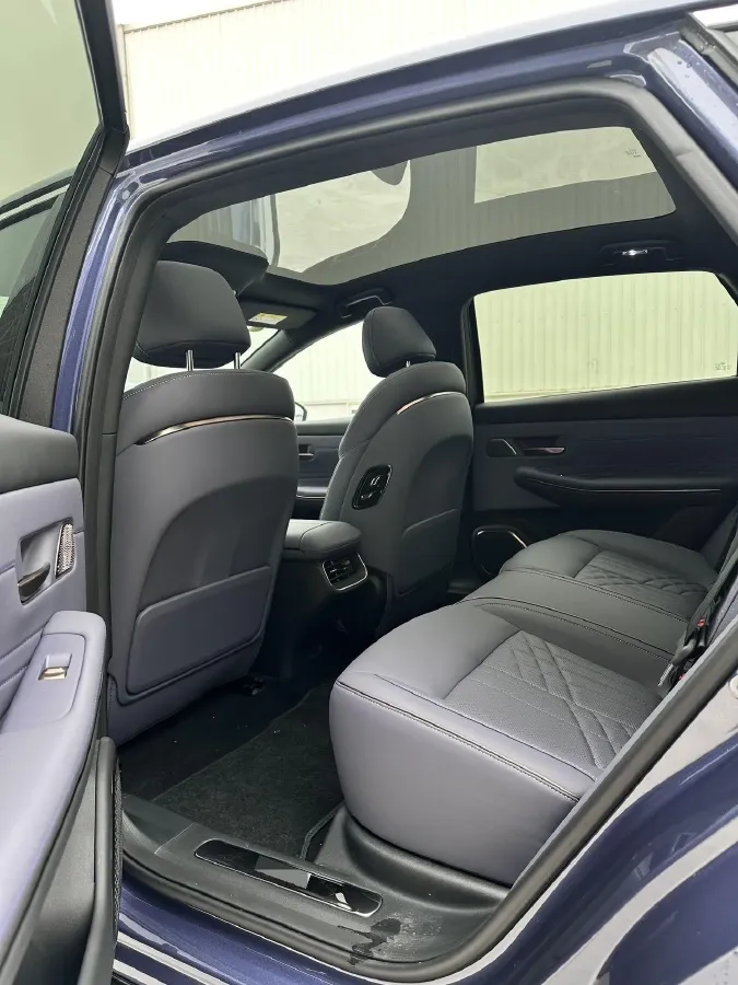 2025 BaoJun XiangJing 1.5T 143HP L4 1DHT PHEV,autocango,china used car exporter,china ev exporter,chinese used car exporter,chinese used ev exporter