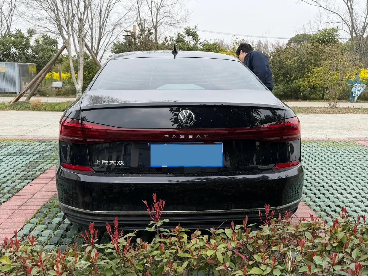 2025 Volkswagen Passat 2.0T 186HP L4 7DCT,autocango,china used car exporter,china ev exporter,chinese used car exporter,chinese used ev exporter