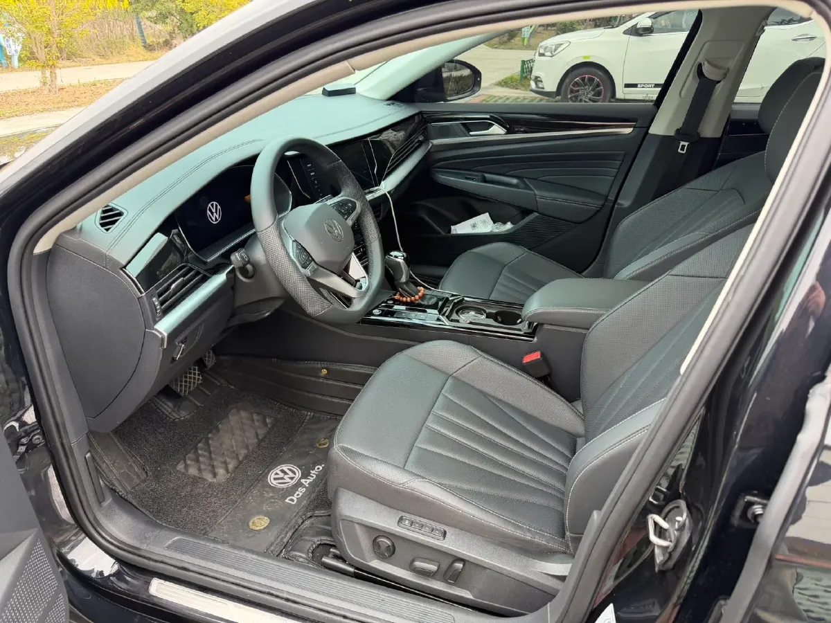 2025 Volkswagen Passat 2.0T 186HP L4 7DCT,autocango,china used car exporter,china ev exporter,chinese used car exporter,chinese used ev exporter