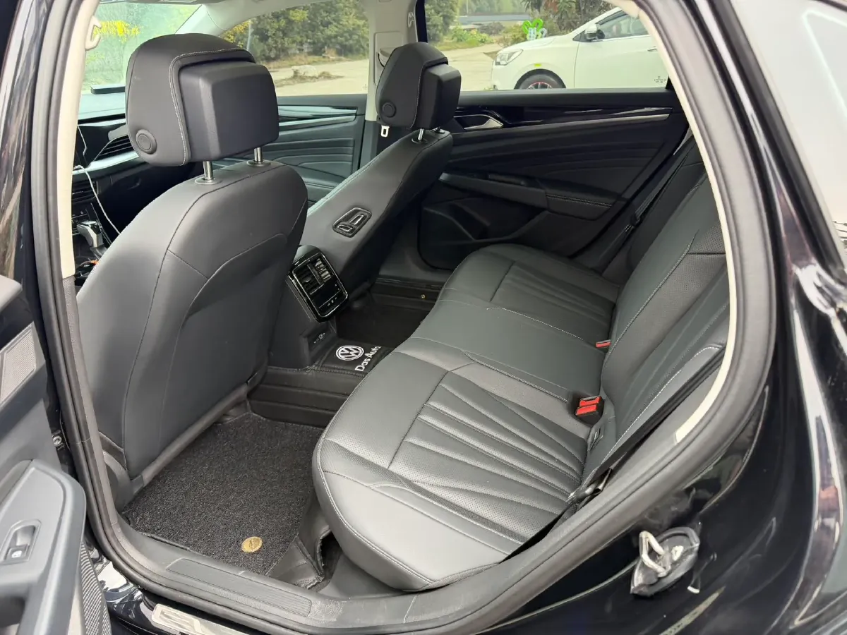 2025 Volkswagen Passat 2.0T 186HP L4 7DCT,autocango,china used car exporter,china ev exporter,chinese used car exporter,chinese used ev exporter