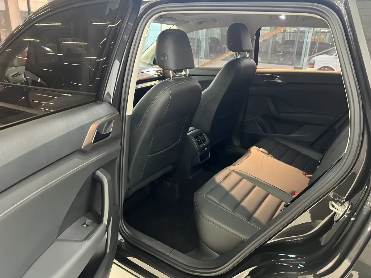 2021 Volkswagen Tharu 1.4T 150HP L4 7DCT,autocango,china used car exporter,china ev exporter,chinese used car exporter,chinese used ev exporter