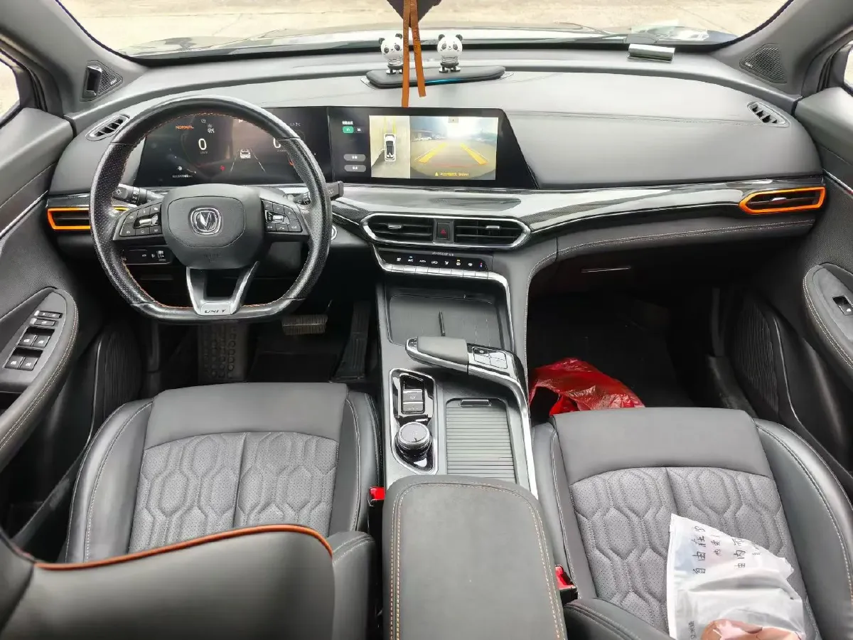 2022 ChangAn UNI-T 1.5T 188HP L4 7DCT,autocango,china used car exporter,china ev exporter,chinese used car exporter,chinese used ev exporter